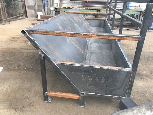 Bespoke cow feeder.JPG